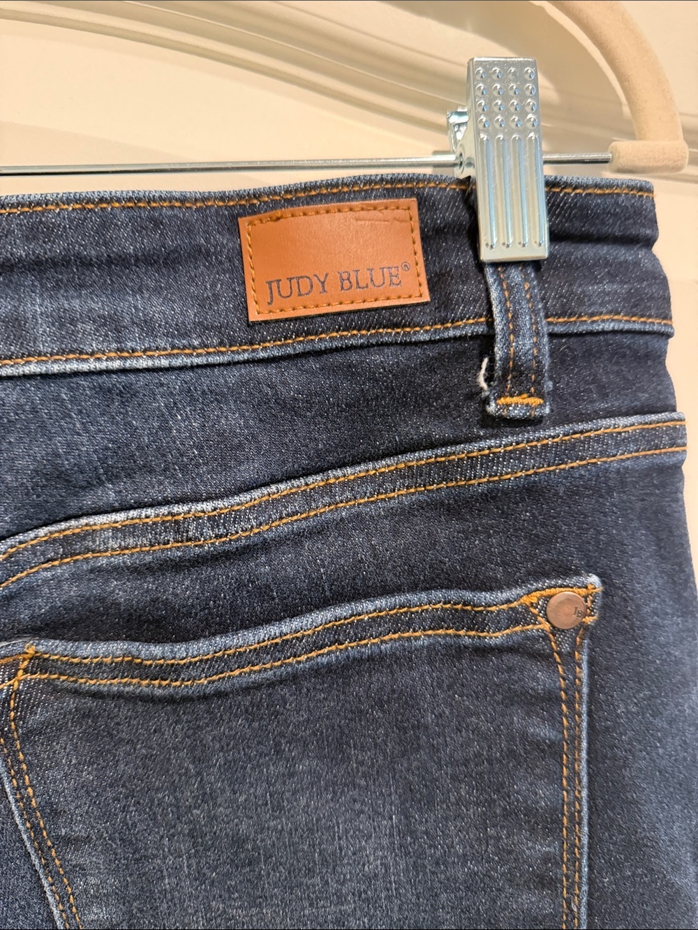 Judy blue size 13/31 dark wash jeans - Picture 3 of 3